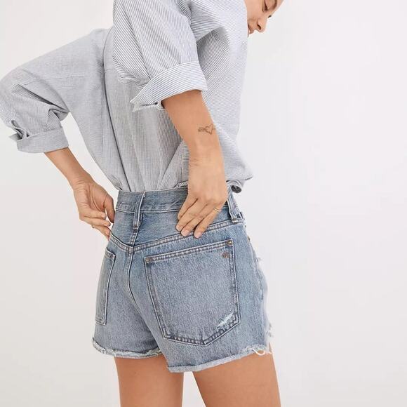 MADEWELL Relaxed Denim Shorts in Renfield Wash: Destructed Edition Size 26 NWT - Picture 4 of 11